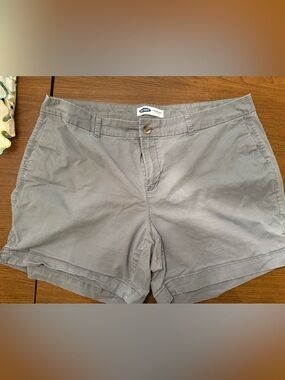 Old Navy Light Gray Women's Chino Shorts
